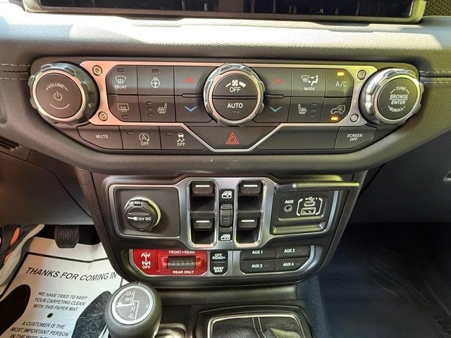 2026 Jeep JL Wrangler - Image 24 of 30