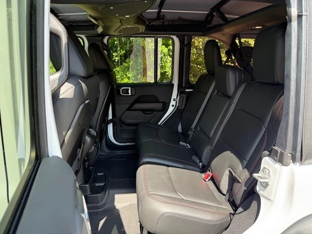 2026 Jeep JL Wrangler - Image 15 of 30