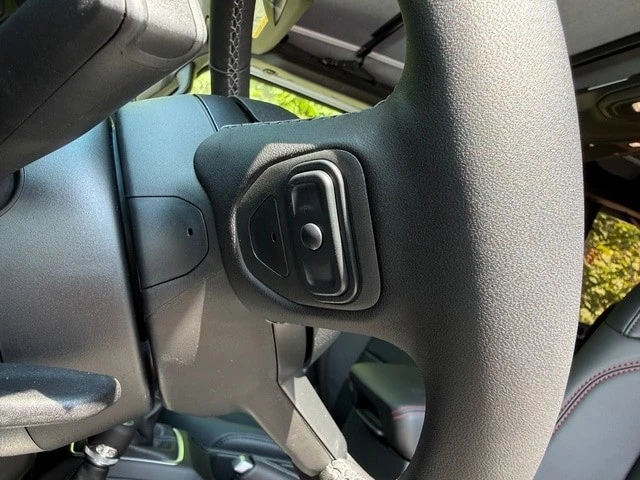 2026 Jeep JL Wrangler - Image 14 of 30