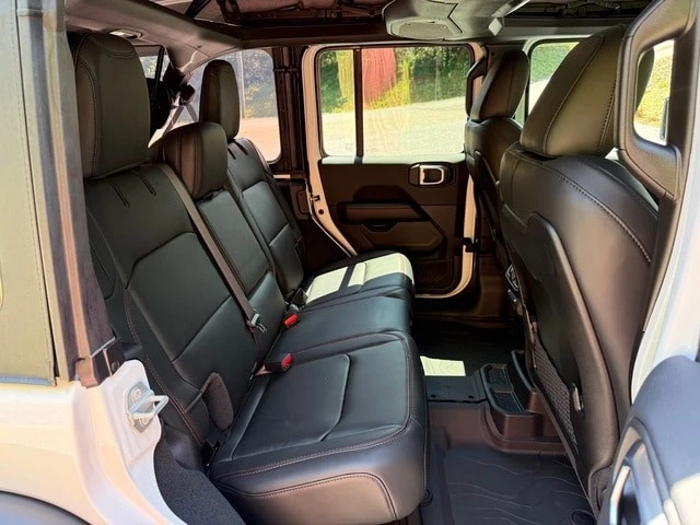 2026 Jeep JL Wrangler - Image 17 of 30