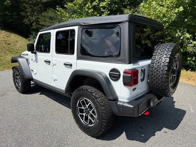 2026 Jeep JL Wrangler - Image 9 of 30