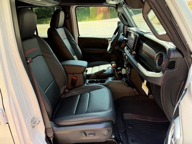 2026 Jeep JL Wrangler - Image 18 of 30
