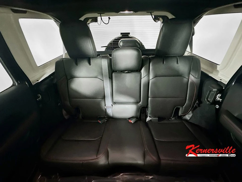2026 Jeep JL Wrangler - Image 10 of 12