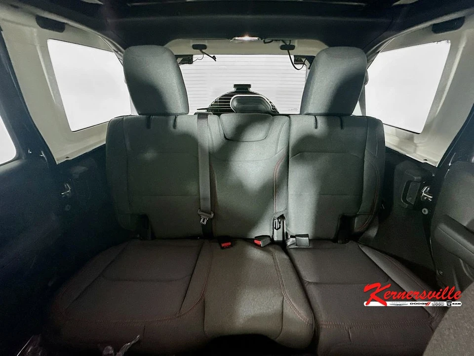 2026 Jeep JL Wrangler - Image 10 of 12