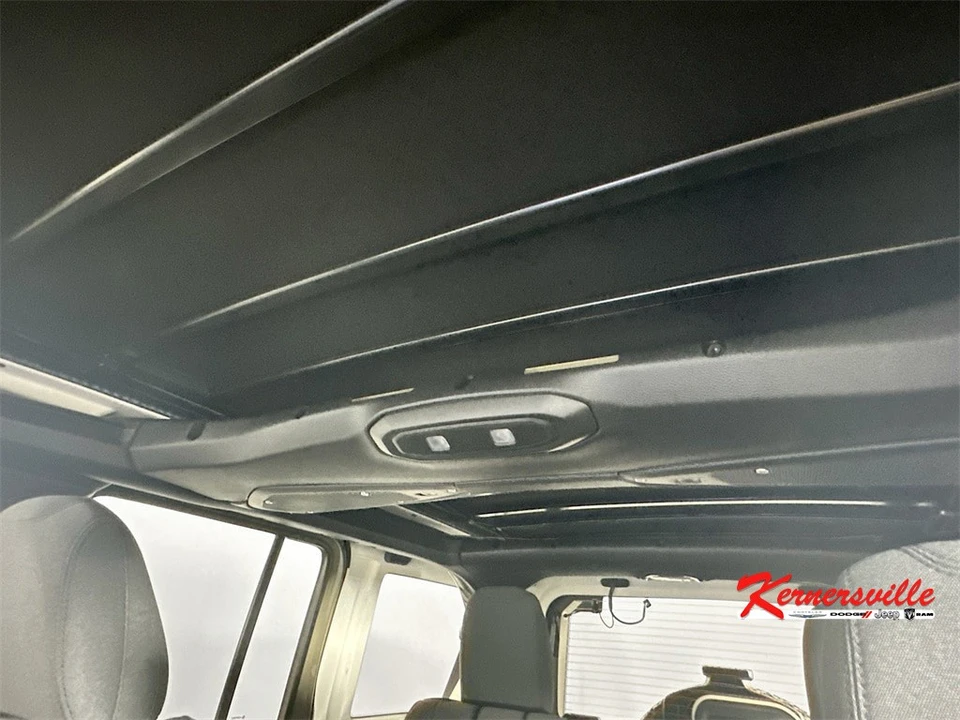 2026 Jeep JL Wrangler - Image 14 of 21