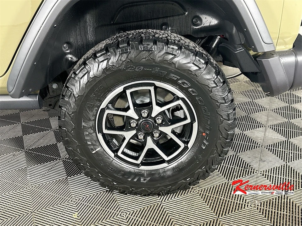 2026 Jeep JL Wrangler - Image 17 of 21