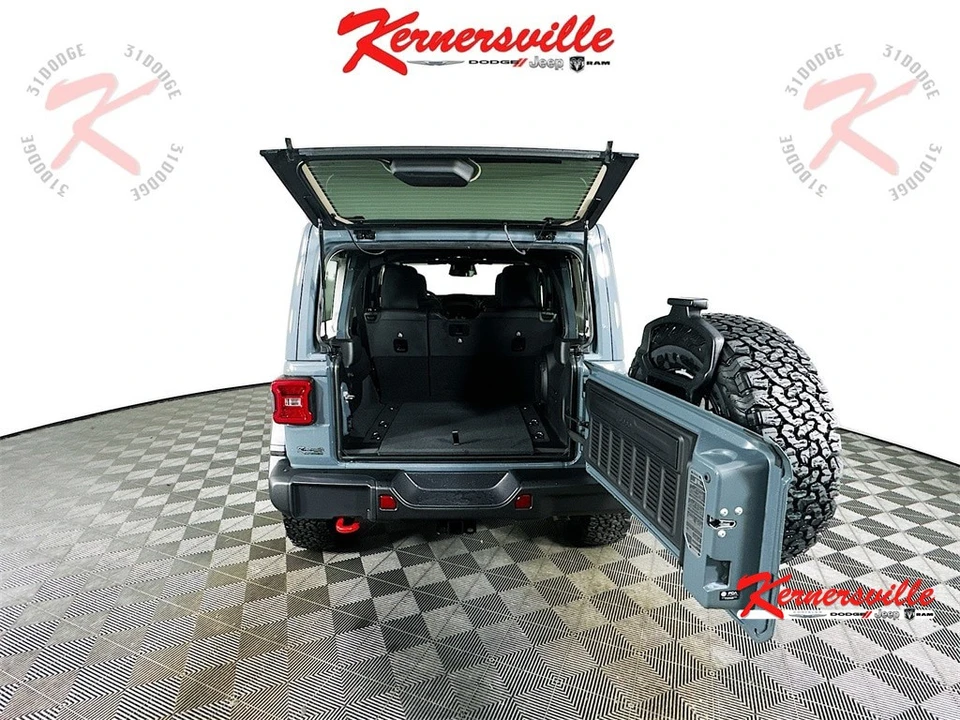 2026 Jeep JL Wrangler - Image 16 of 21