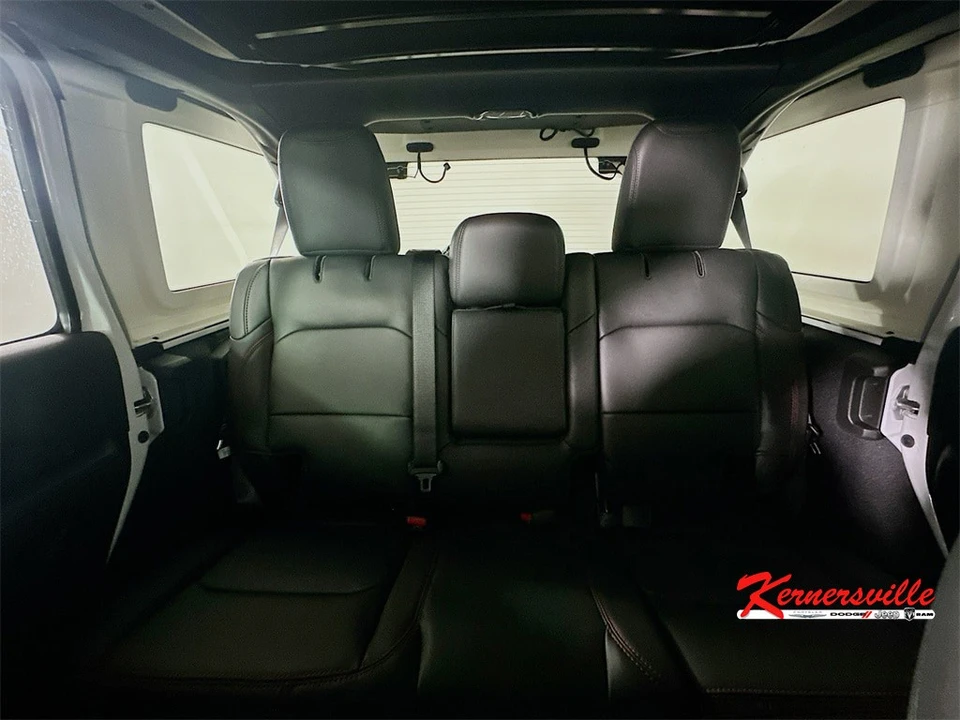 2026 Jeep JL Wrangler - Image 10 of 12