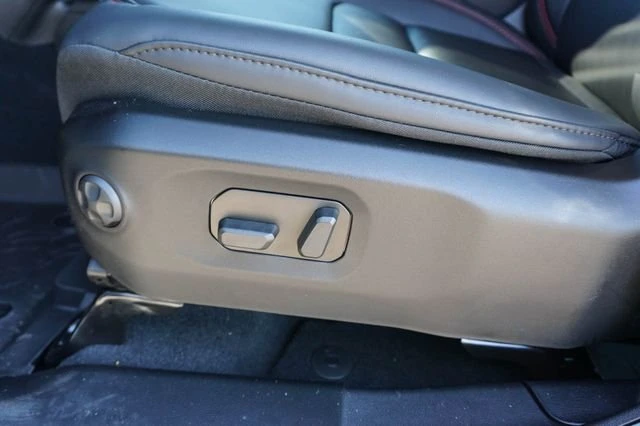 2026 Jeep JL Wrangler - Image 9 of 19