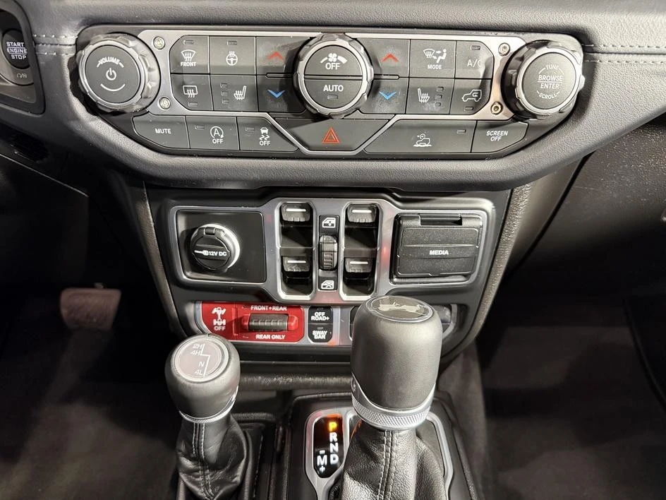 2026 Jeep JL Wrangler - Image 30 of 31