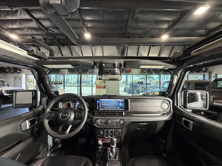2026 Jeep JL Wrangler - Image 28 of 31