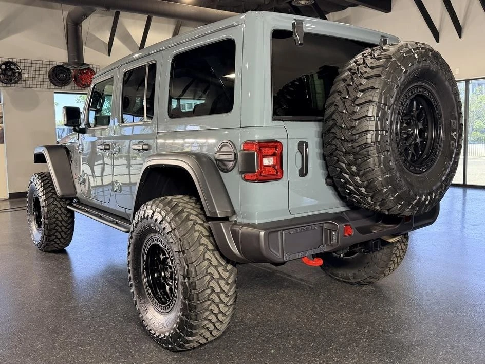 2026 Jeep JL Wrangler - Image 10 of 31