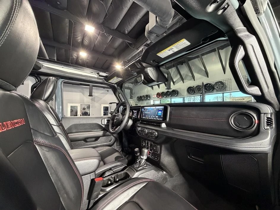 2026 Jeep JL Wrangler - Image 27 of 31