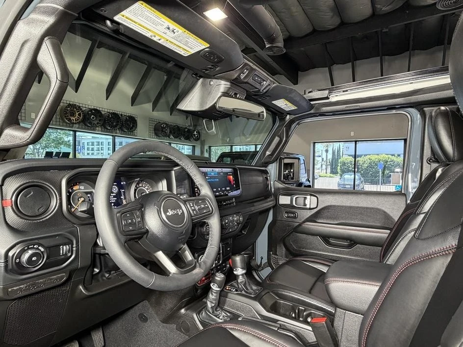 2026 Jeep JL Wrangler - Image 20 of 31