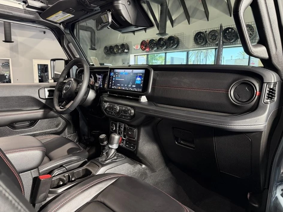 2026 Jeep JL Wrangler - Image 26 of 31