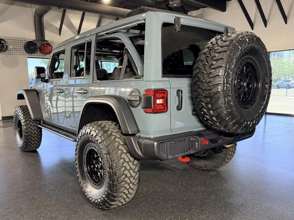 2026 Jeep JL Wrangler - Image 18 of 31