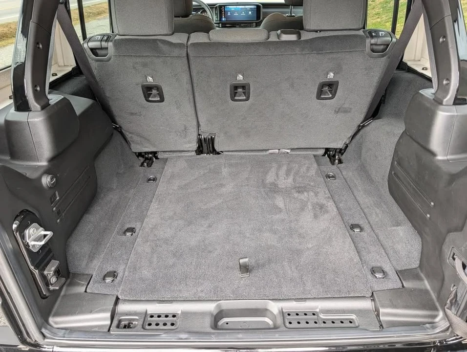 2026 Jeep JL Wrangler - Image 9 of 14