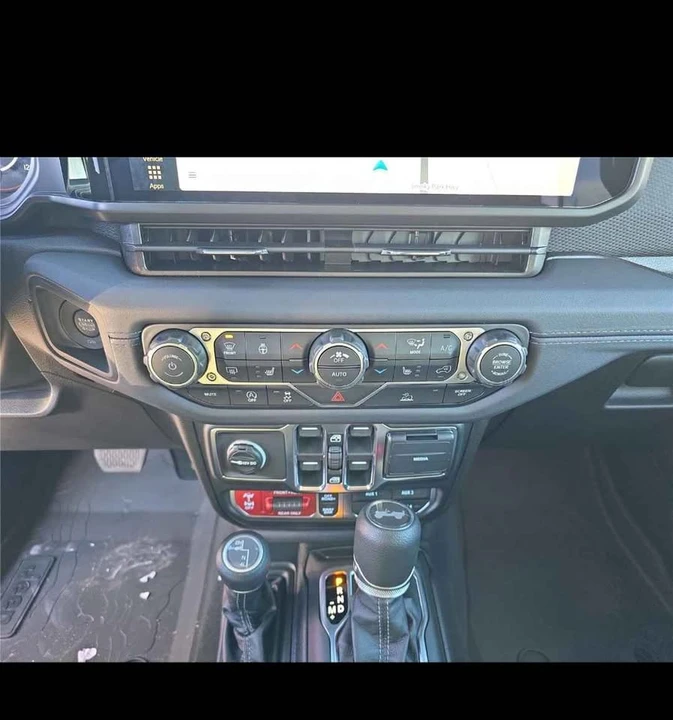 2026 Jeep JL Wrangler - Image 13 of 17