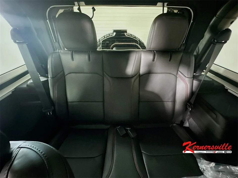 2026 Jeep JL Wrangler - Image 10 of 12