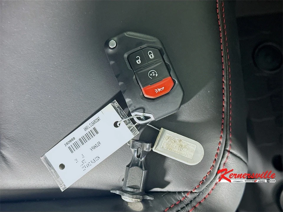 2026 Jeep JL Wrangler - Image 19 of 20