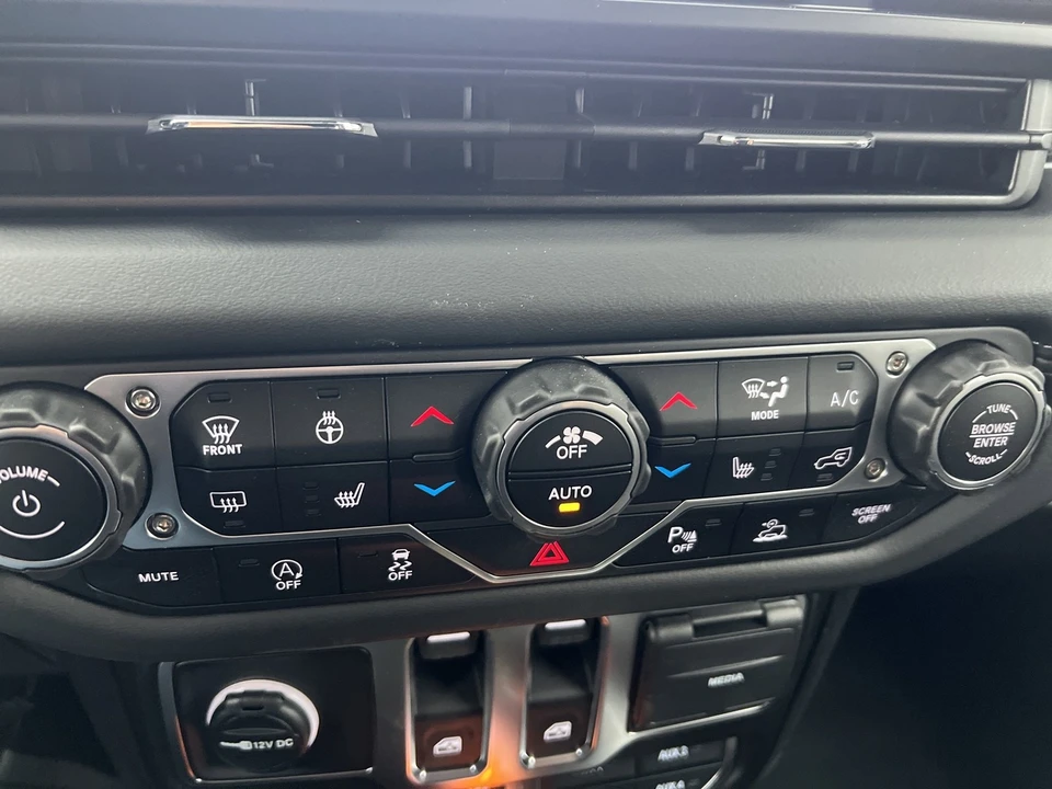 2026 Jeep JL Wrangler - Image 18 of 21