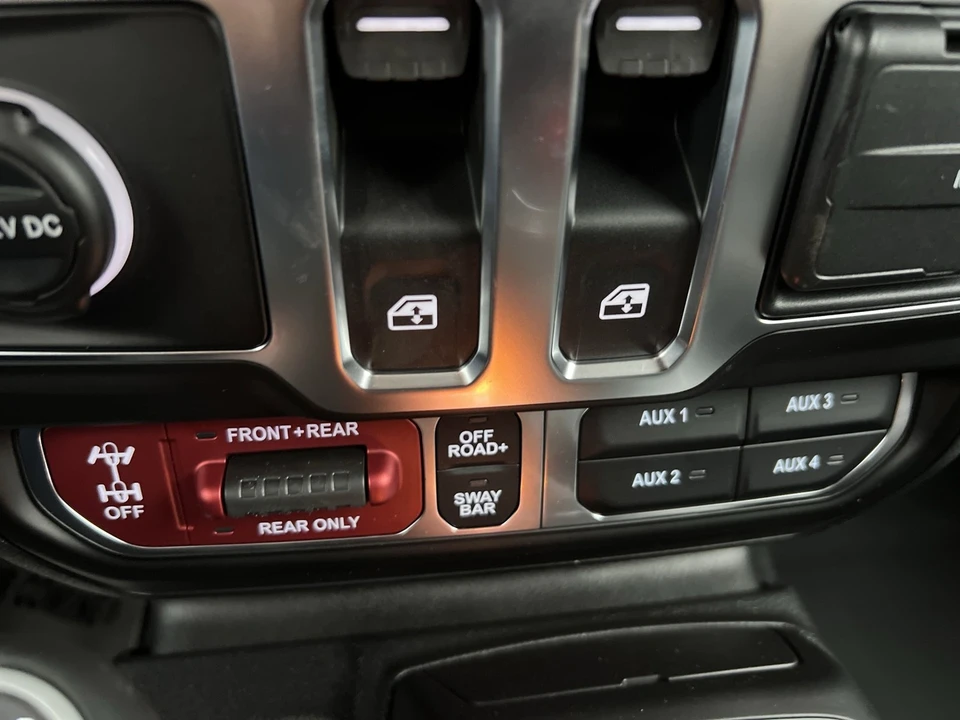 2026 Jeep JL Wrangler - Image 19 of 21