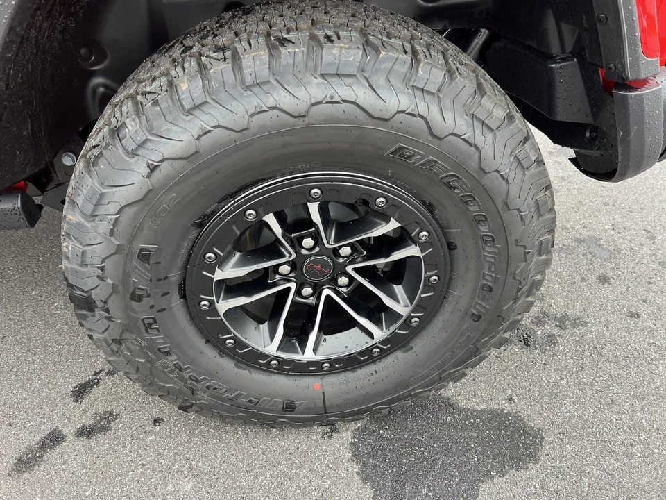 2026 Jeep JL Wrangler - Image 9 of 21