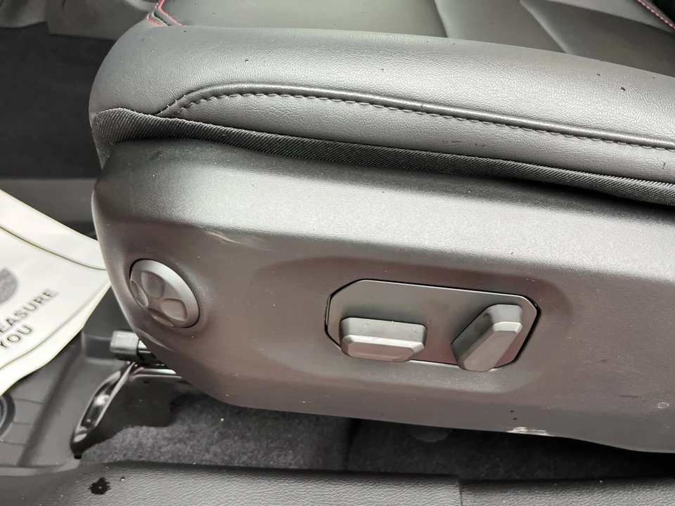 2026 Jeep JL Wrangler - Image 14 of 21