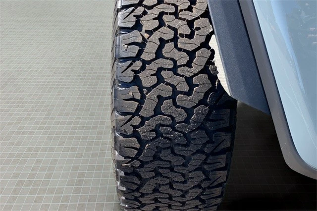 2026 Jeep JL Wrangler - Image 11 of 12