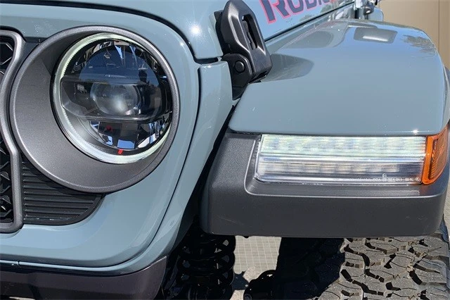 2026 Jeep JL Wrangler - Image 10 of 12
