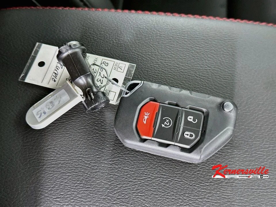 2026 Jeep JL Wrangler - Image 19 of 22
