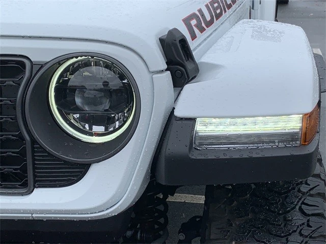 2026 Jeep JL Wrangler - Image 10 of 12