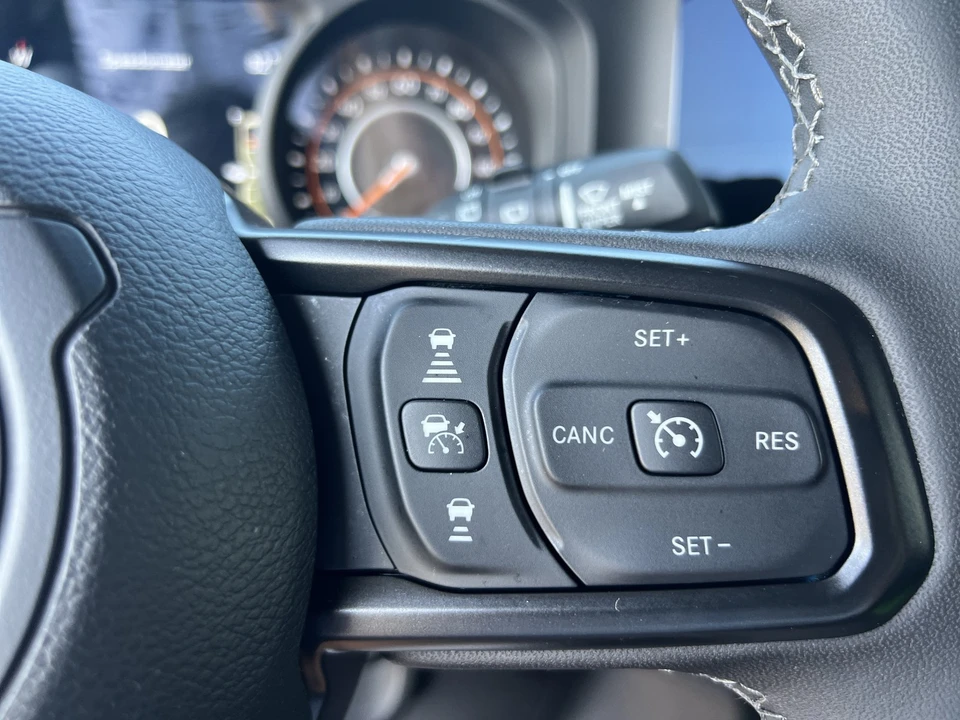 2026 Jeep JL Wrangler - Image 25 of 31