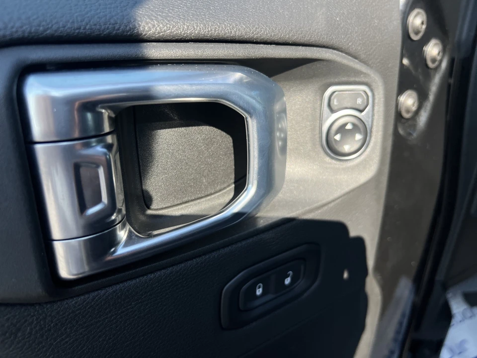 2026 Jeep JL Wrangler - Image 16 of 31