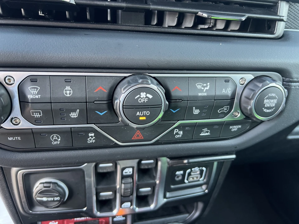 2026 Jeep JL Wrangler - Image 22 of 31
