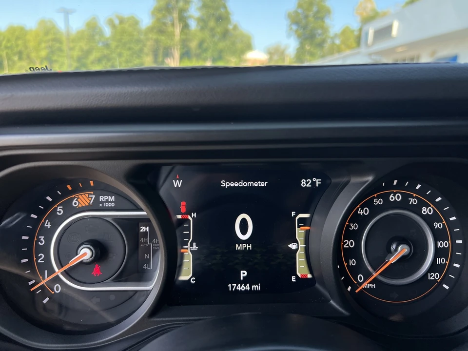 2026 Jeep JL Wrangler - Image 27 of 31
