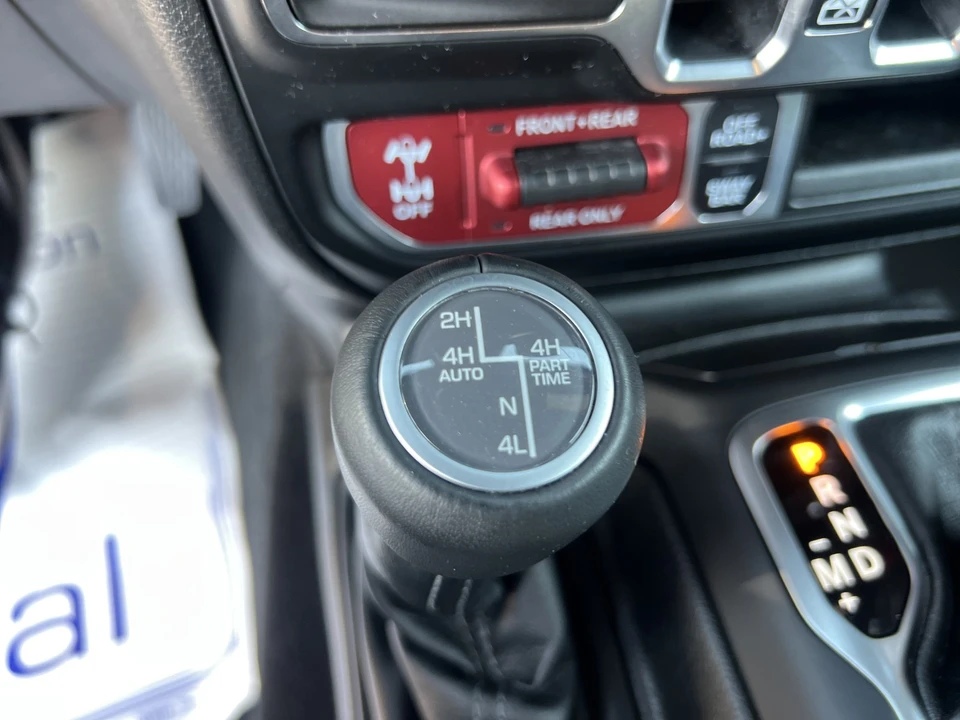 2026 Jeep JL Wrangler - Image 24 of 31