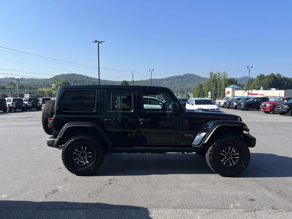2026 Jeep JL Wrangler - Image 4 of 31