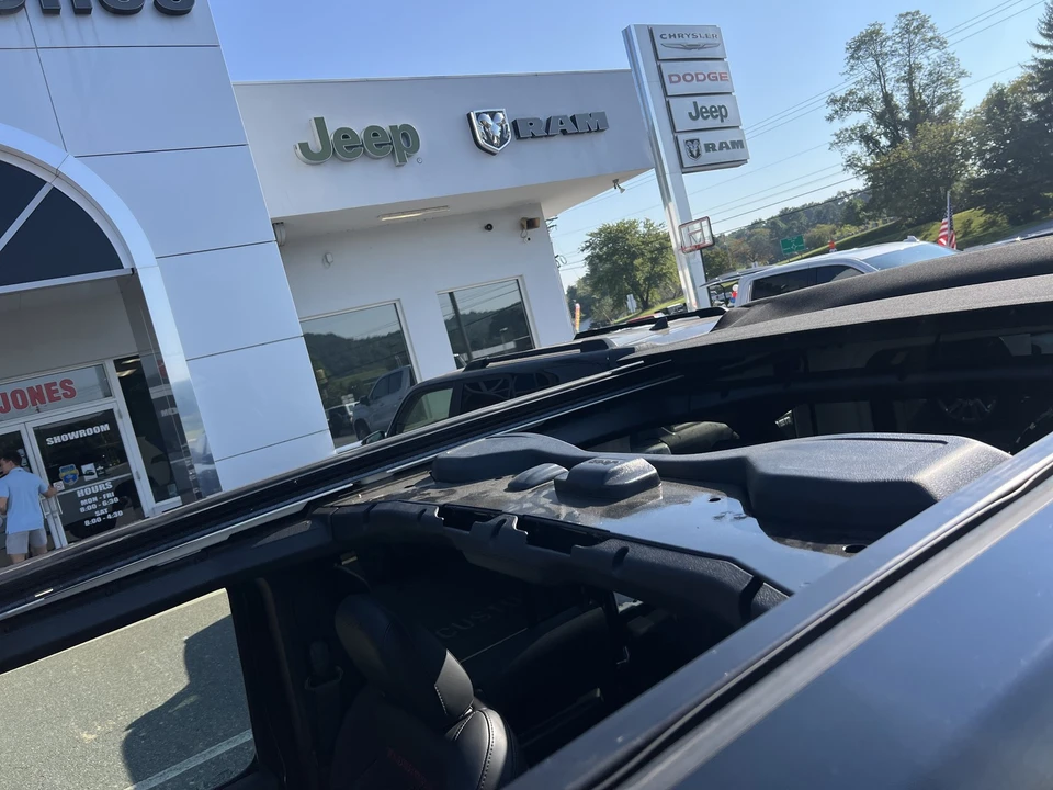 2026 Jeep JL Wrangler - Image 29 of 31
