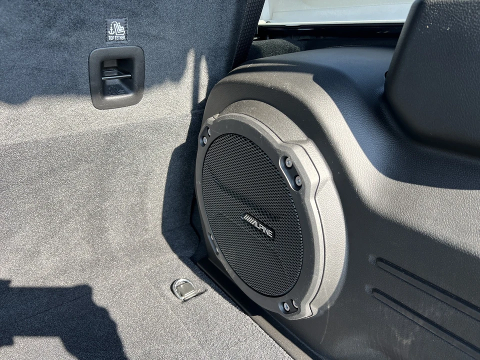 2026 Jeep JL Wrangler - Image 10 of 31