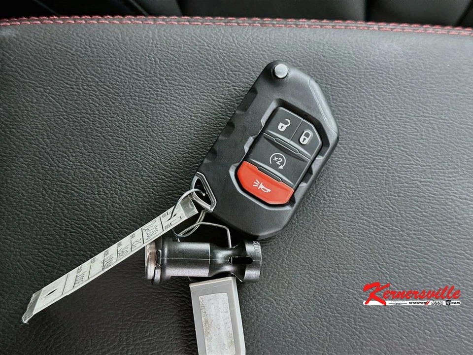 2026 Jeep JL Wrangler - Image 19 of 22
