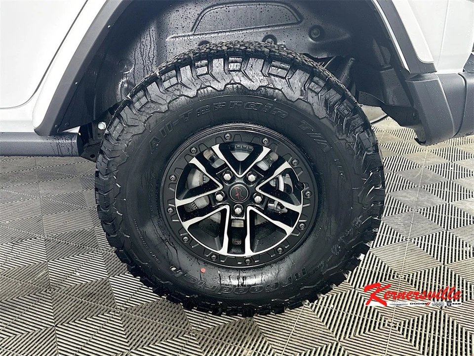 2026 Jeep JL Wrangler - Image 17 of 21