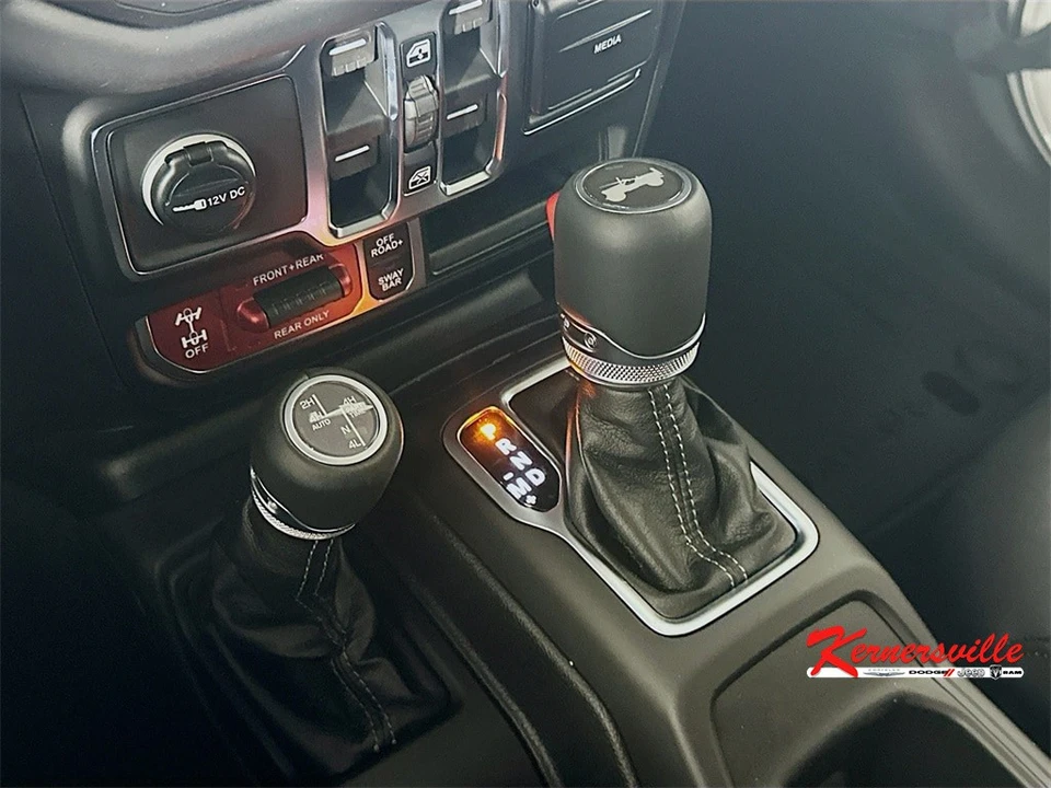 2026 Jeep JL Wrangler - Image 12 of 21