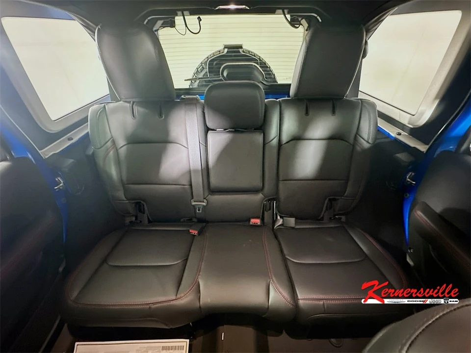 2026 Jeep JL Wrangler - Image 10 of 12