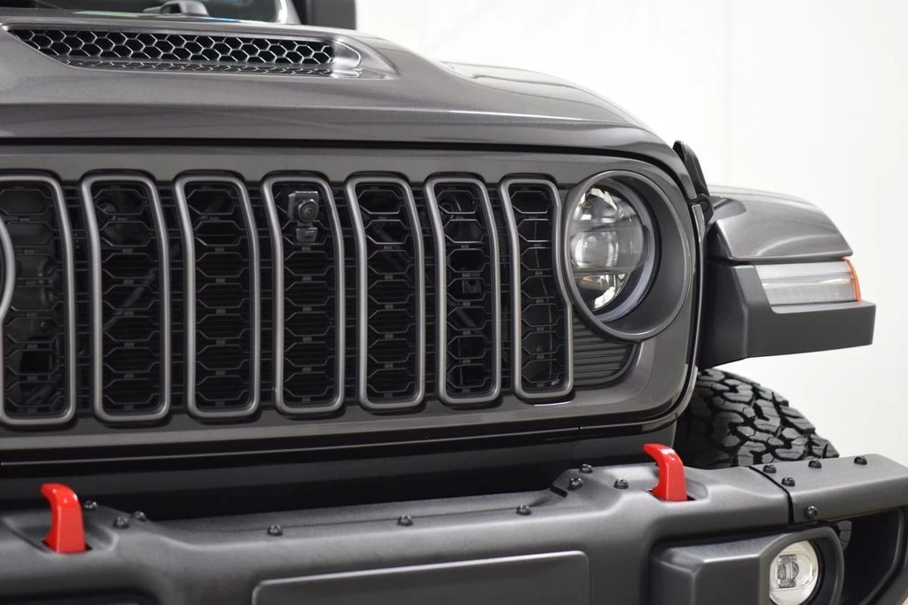 2026 Jeep JL Wrangler - Image 9 of 31
