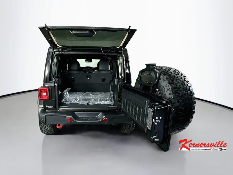 2026 Jeep JL Wrangler - Image 15 of 22