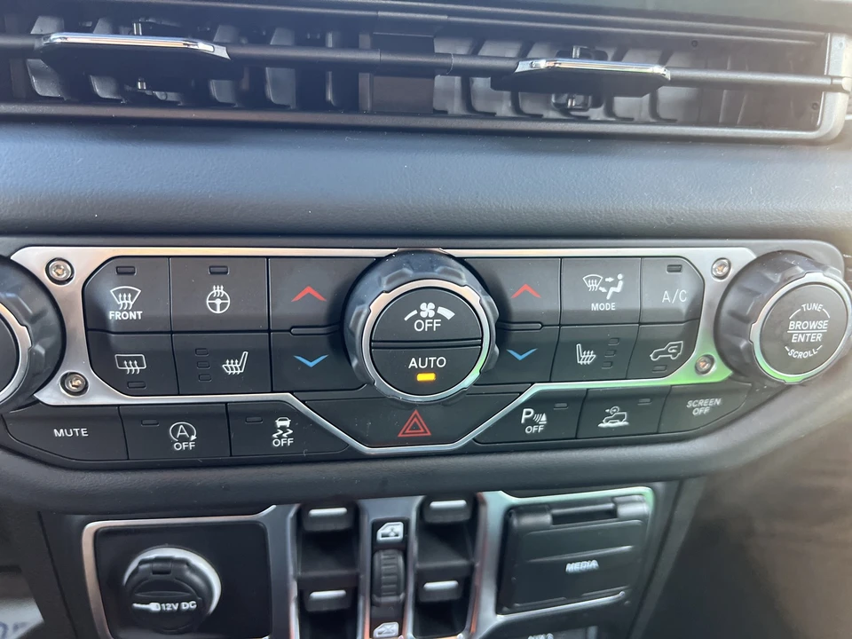 2026 Jeep JL Wrangler - Image 22 of 31