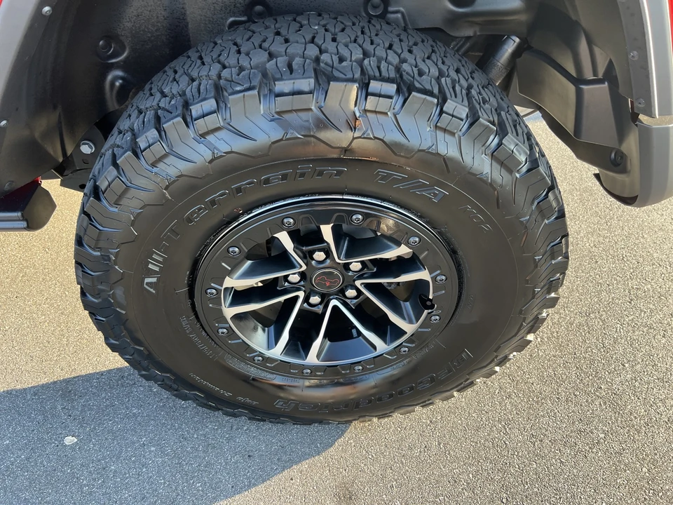 2026 Jeep JL Wrangler - Image 11 of 31