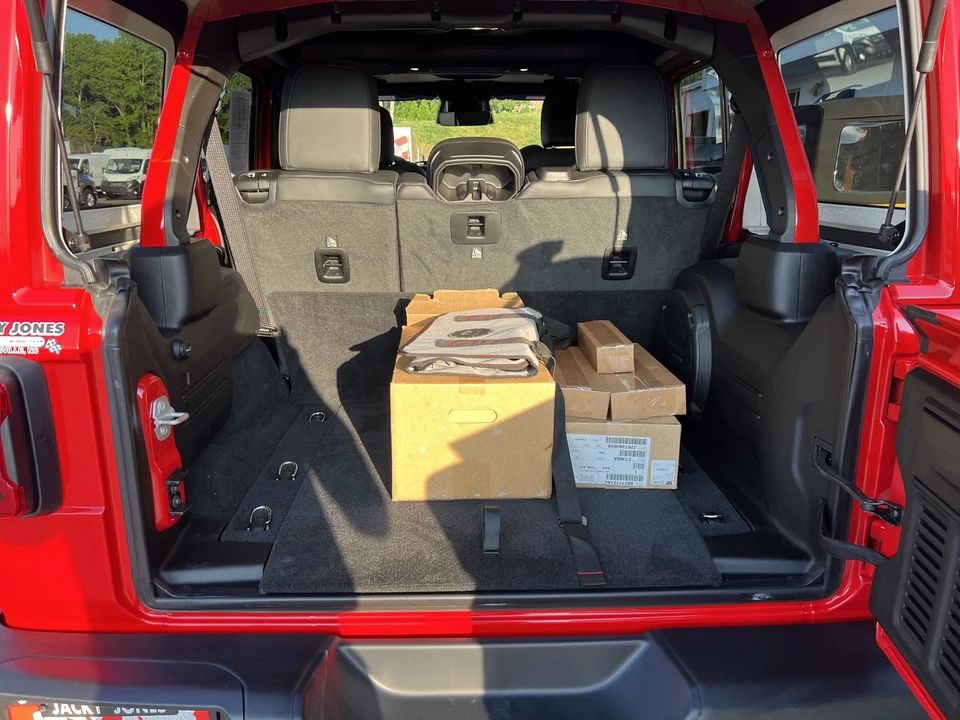 2026 Jeep JL Wrangler - Image 10 of 31