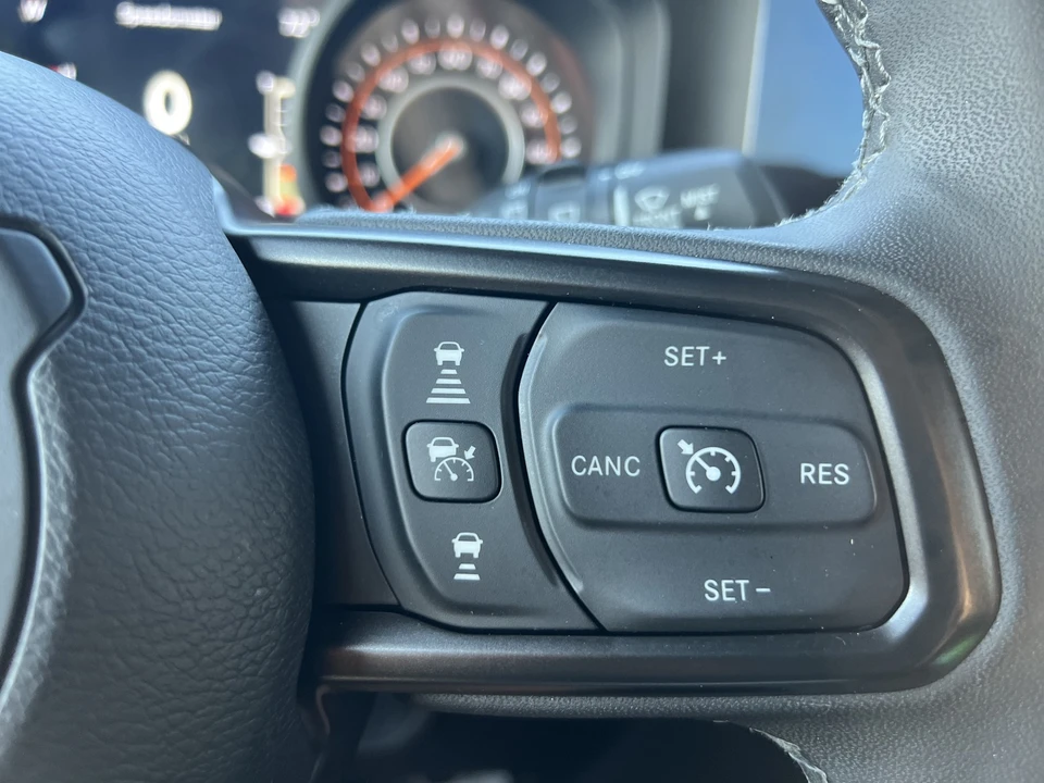 2026 Jeep JL Wrangler - Image 25 of 31